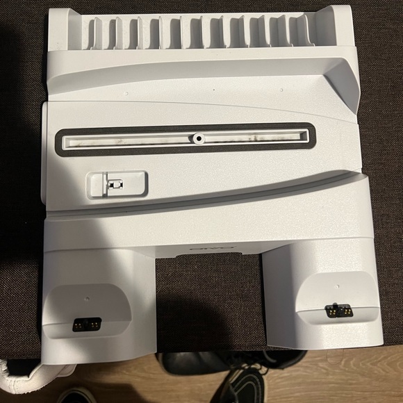 PS5 Fan with game storage & dual-controller charging station - Picture 3 of 4